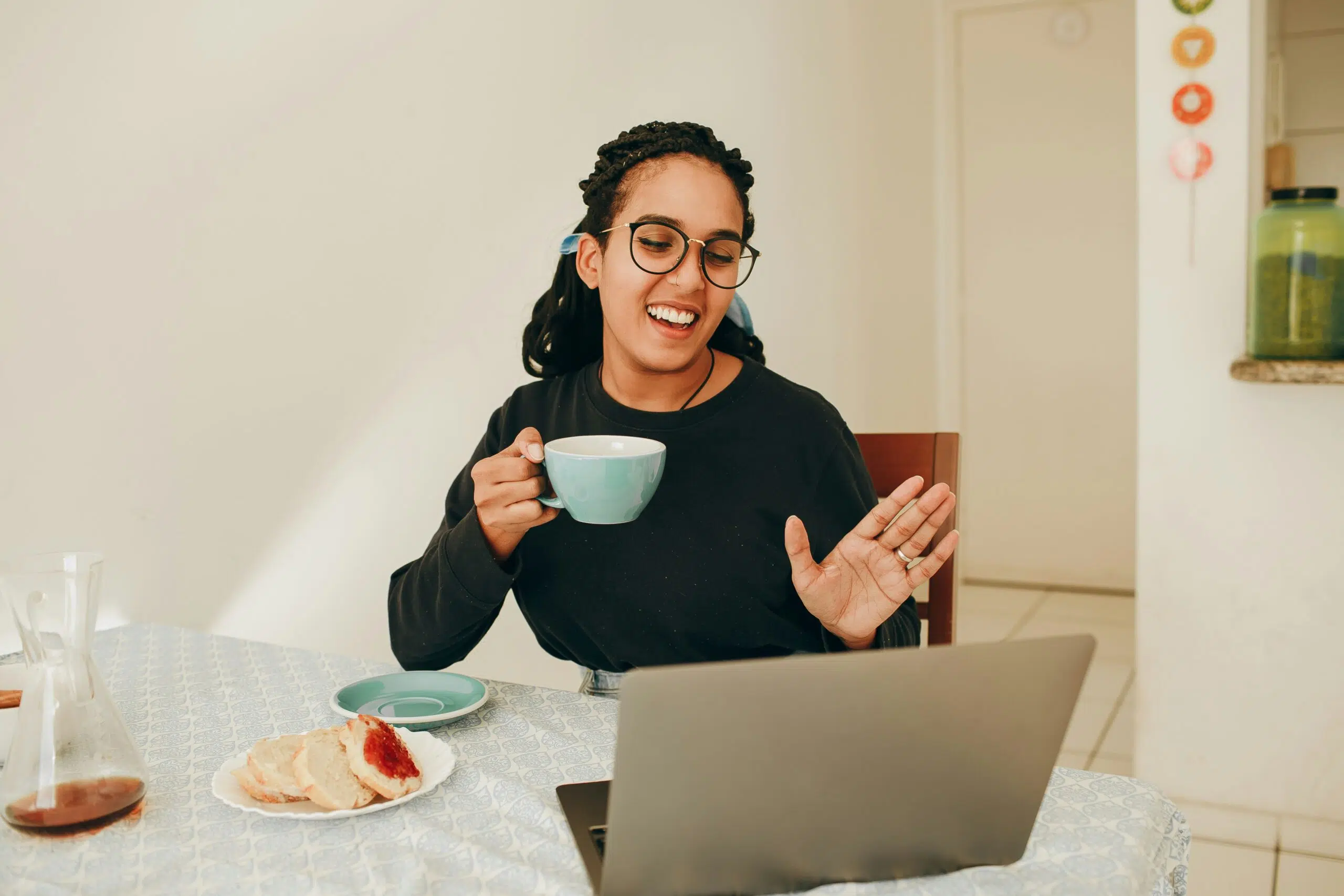 a client on call with a financial expert